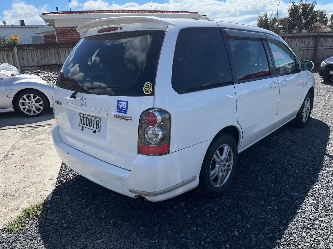 Photo '6' of Mazda MPV