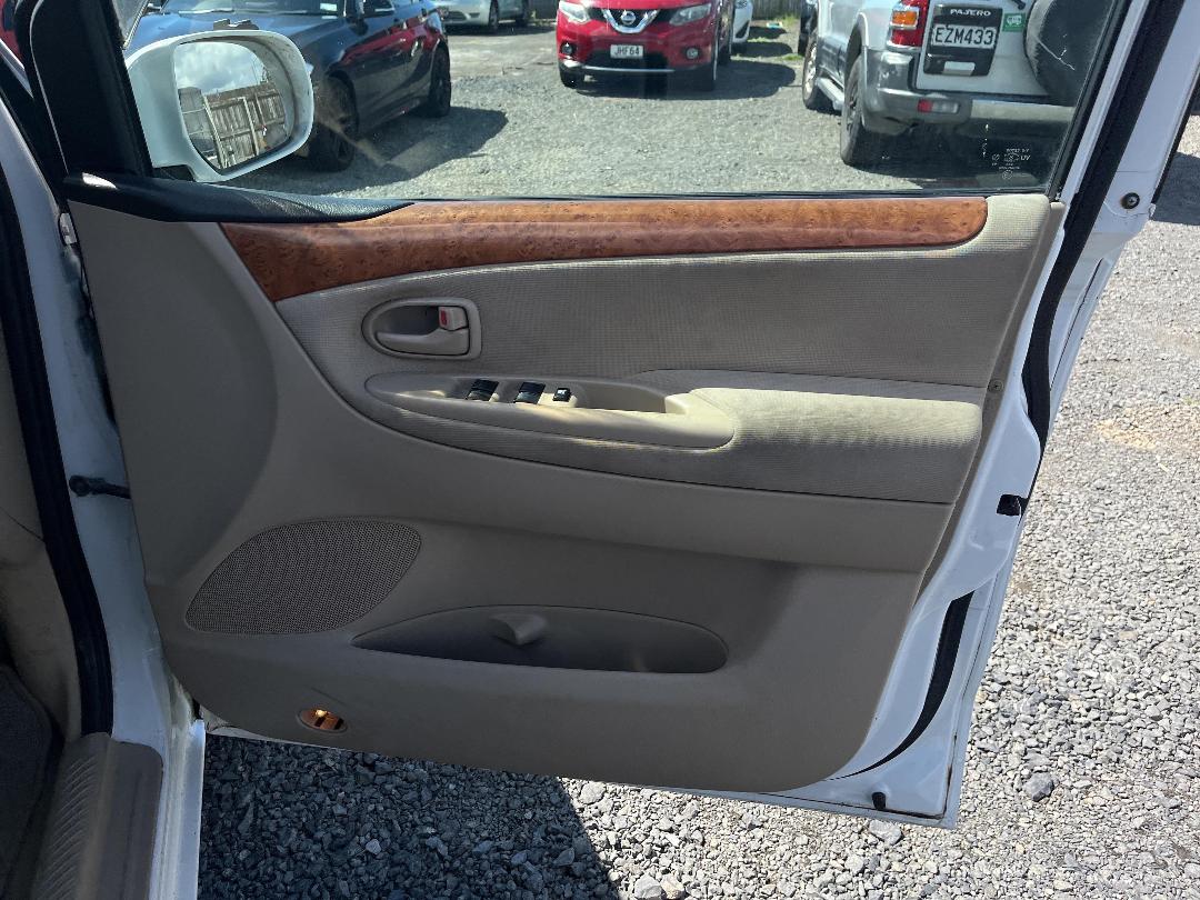 Photo '13' of Mazda MPV