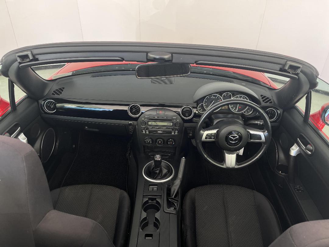 Photo '17' of Mazda MX-5 Photo '17' of Mazda MX-5