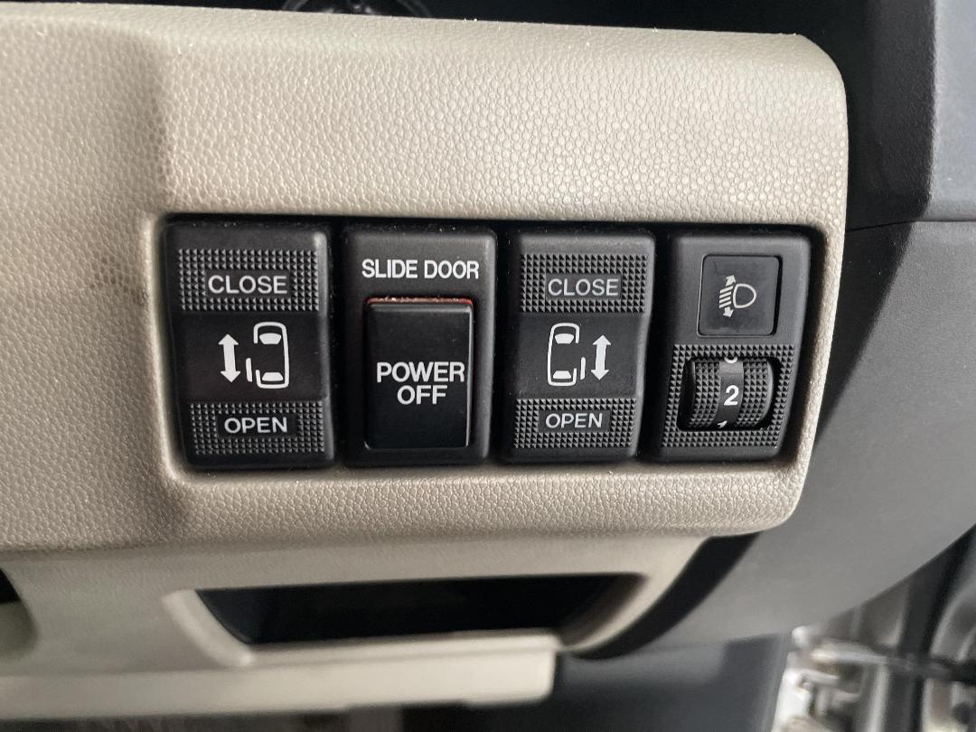 Photo '24' of Mazda Premacy