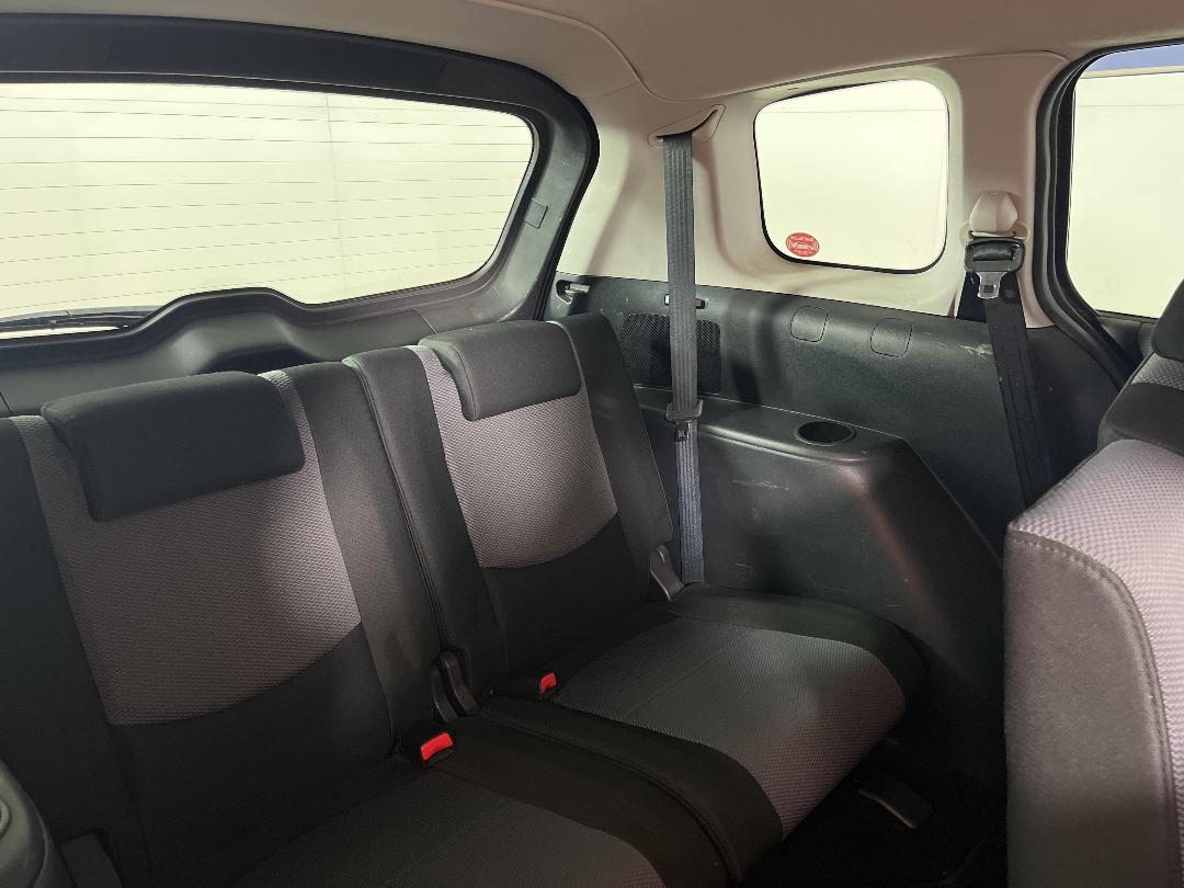 Photo '24' of Mazda Premacy