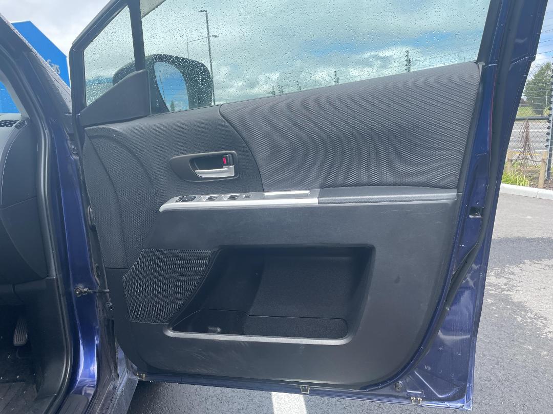 Photo '13' of Mazda Premacy