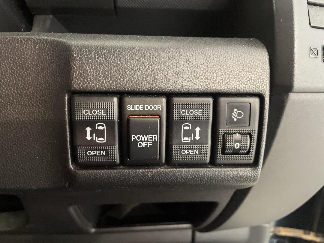 Photo '24' of Mazda Premacy