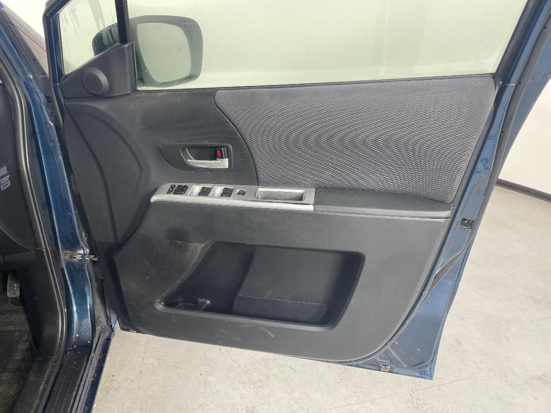 Photo '13' of Mazda Premacy Photo '13' of Mazda Premacy