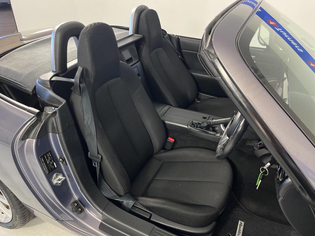 Photo '16' of Mazda Roadster