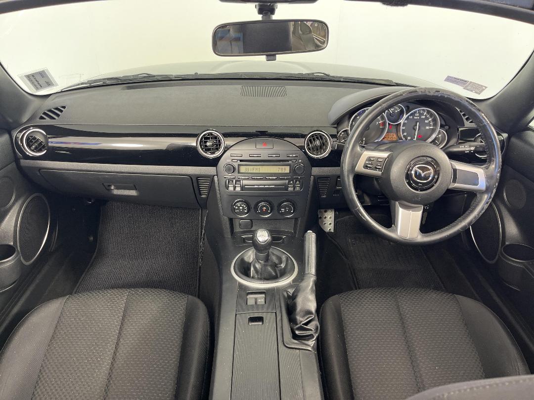 Photo '17' of Mazda Roadster