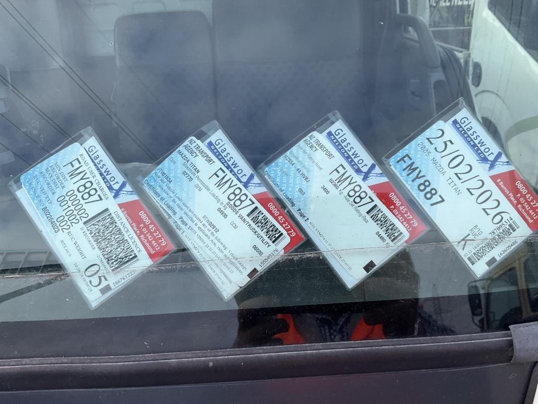 Photo '23' of Mazda Titan Flat Deck