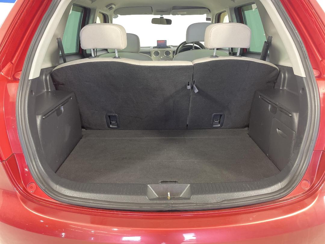 Photo '14' of Mazda Verisa