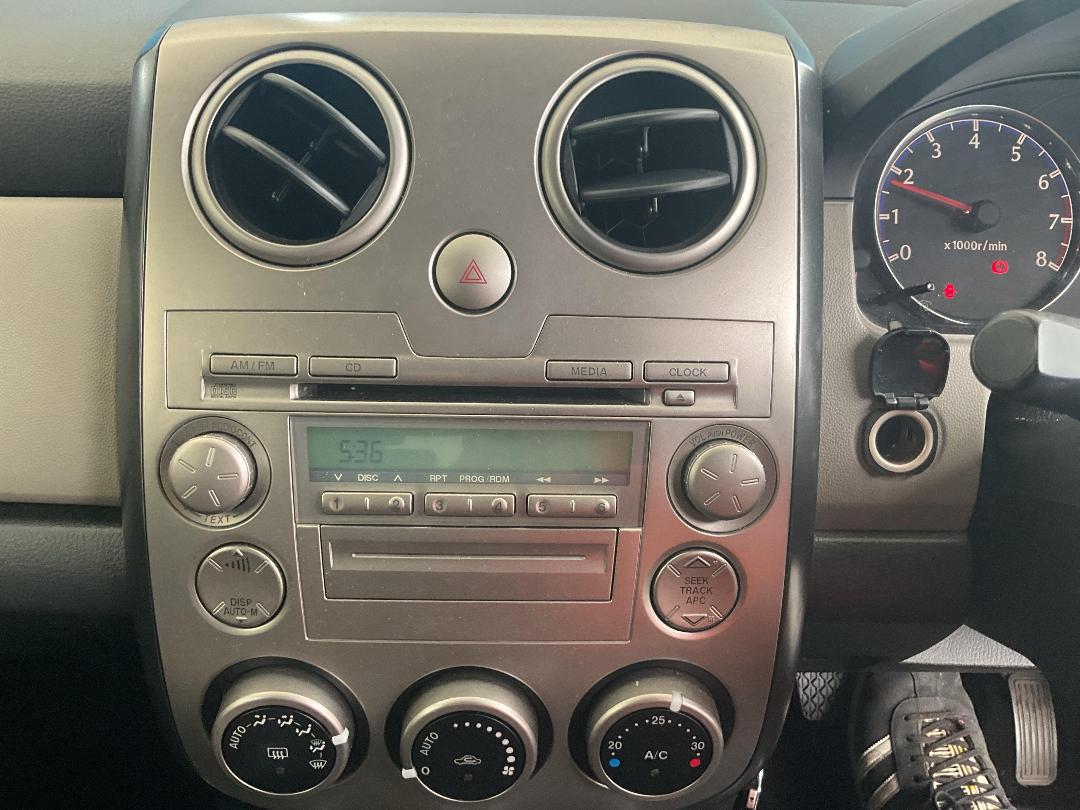 Photo '12' of Mazda Verisa