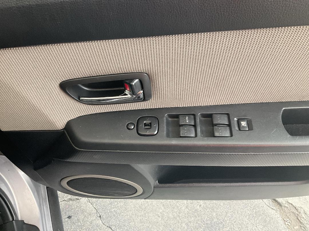 Photo '10' of Mazda Verisa