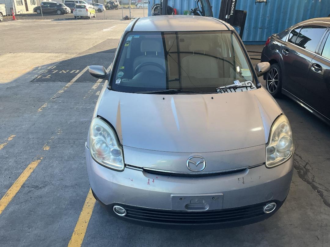 Photo '4' of Mazda Verisa