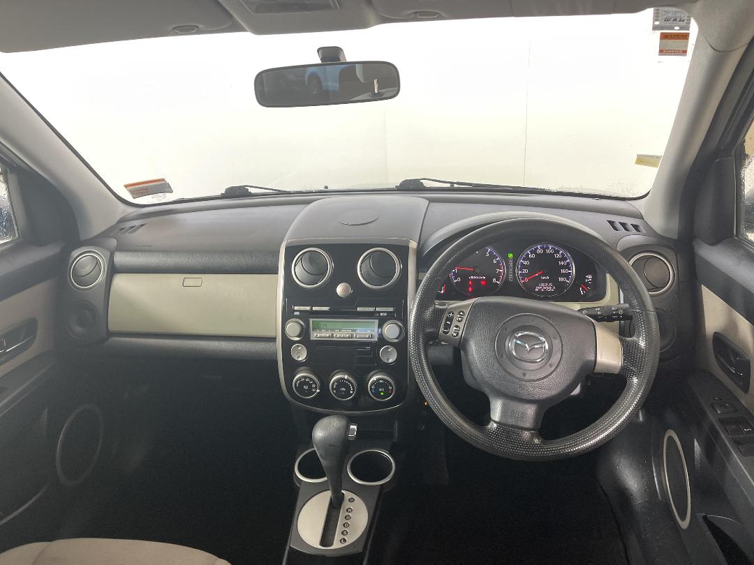 Photo '17' of Mazda Verisa