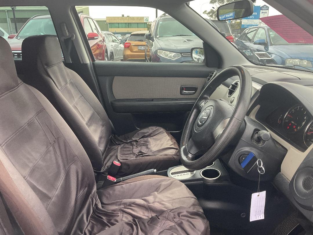 Photo '6' of Mazda Verisa