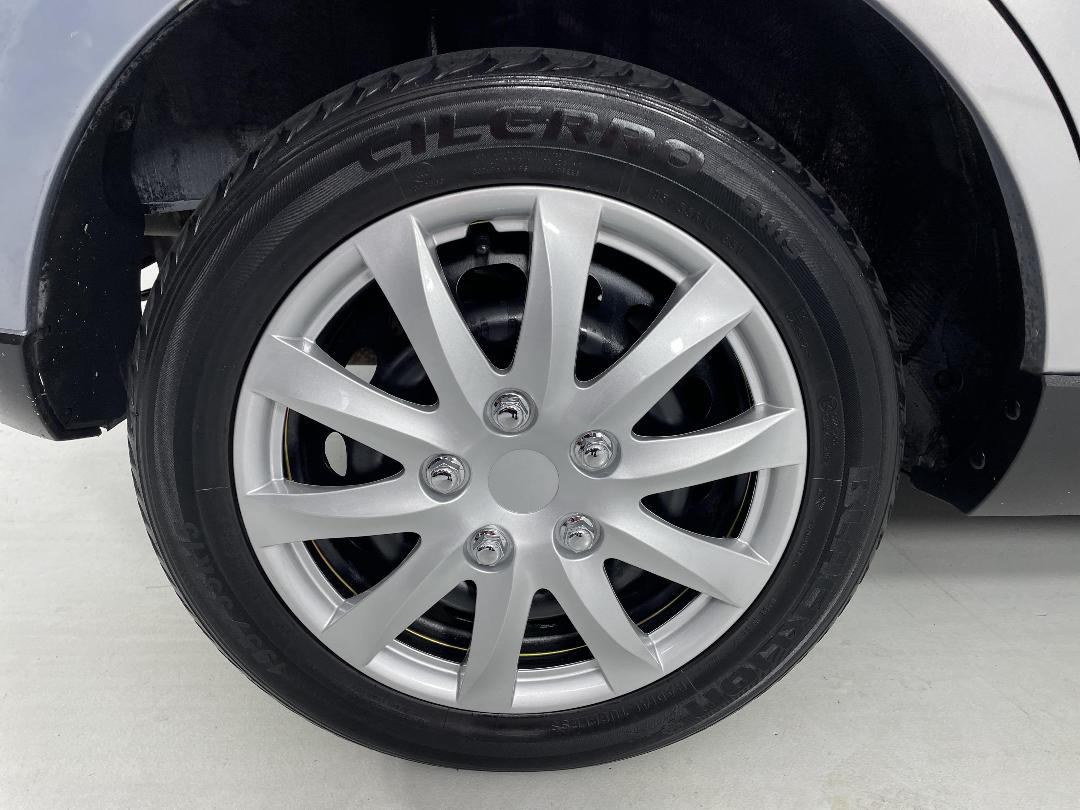 Photo '12' of Mazda Verisa