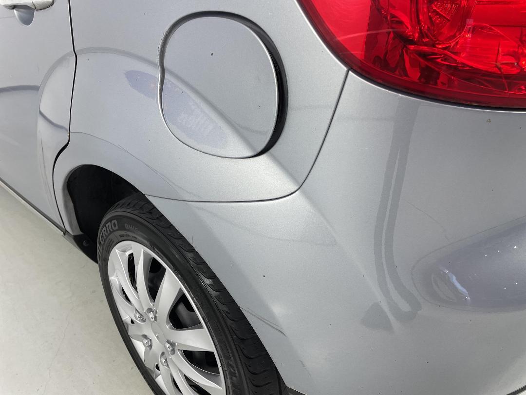 Photo '28' of Mazda Verisa