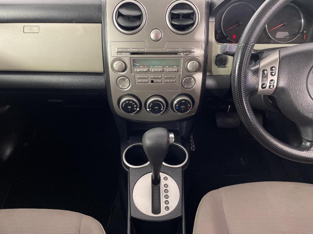 Photo '18' of Mazda Verisa