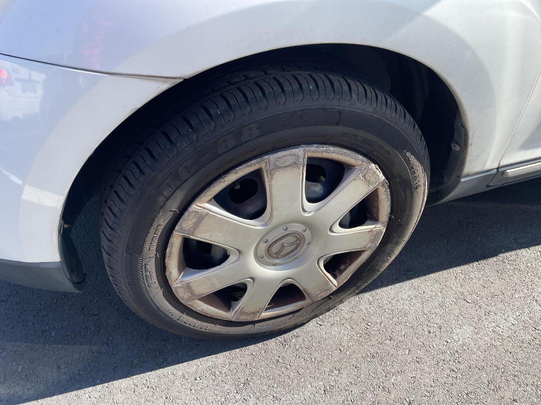 Photo '8' of Mazda Verisa