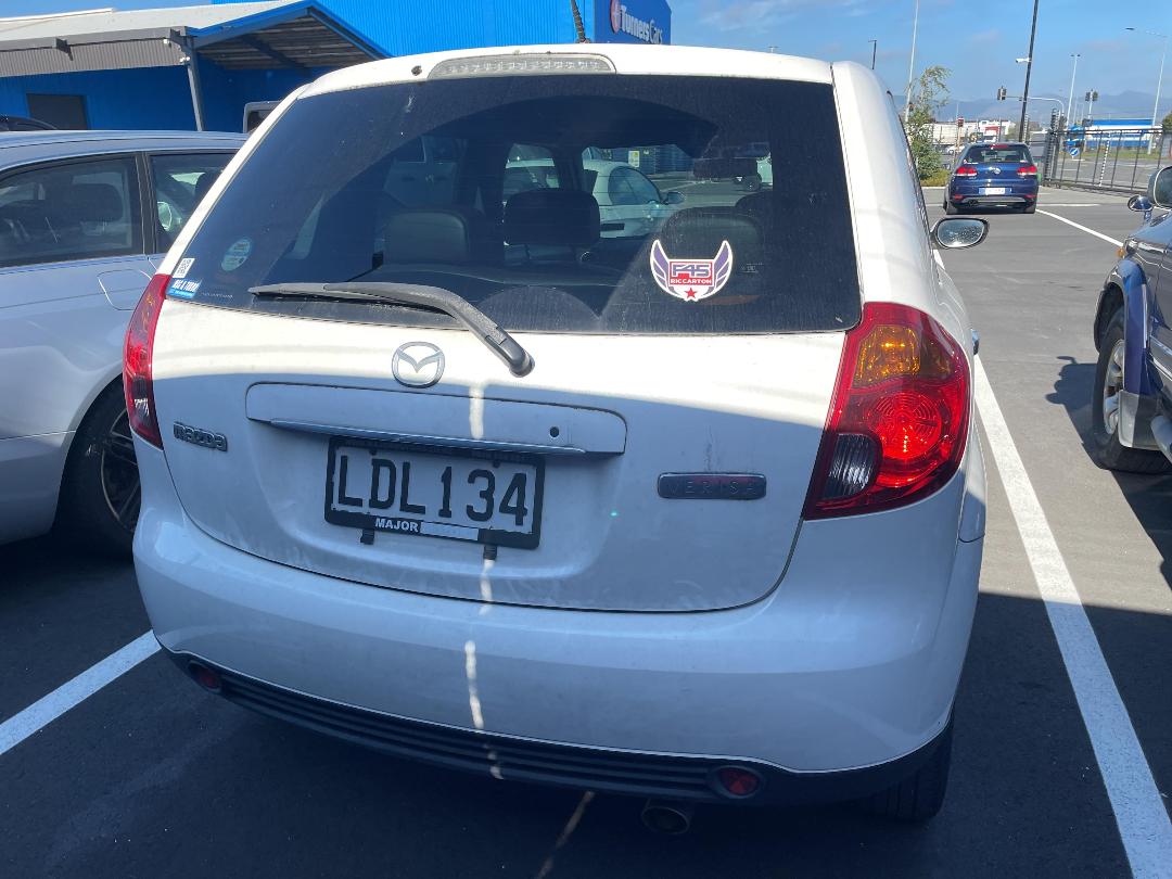 Photo '5' of Mazda Verisa