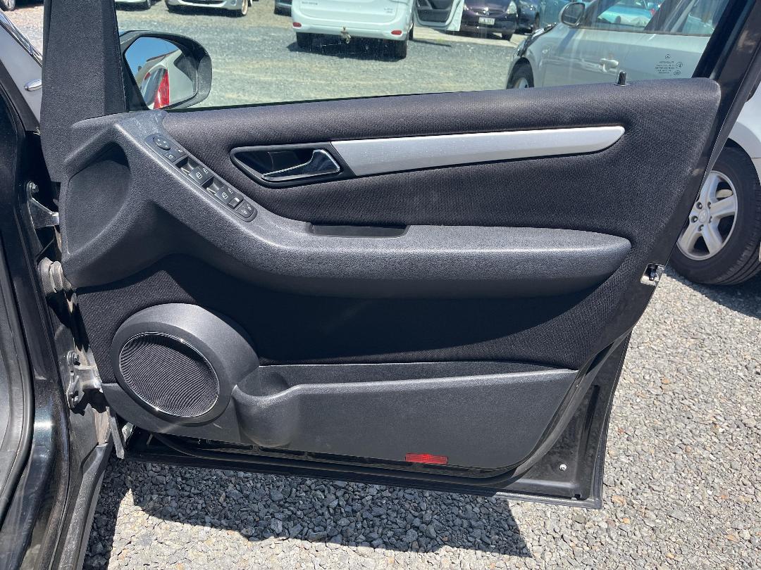 Photo '13' of Mercedes-Benz A-Class A200 Avantgarde Photo '13' of Mercedes-Benz A-Class A200 Avantgarde