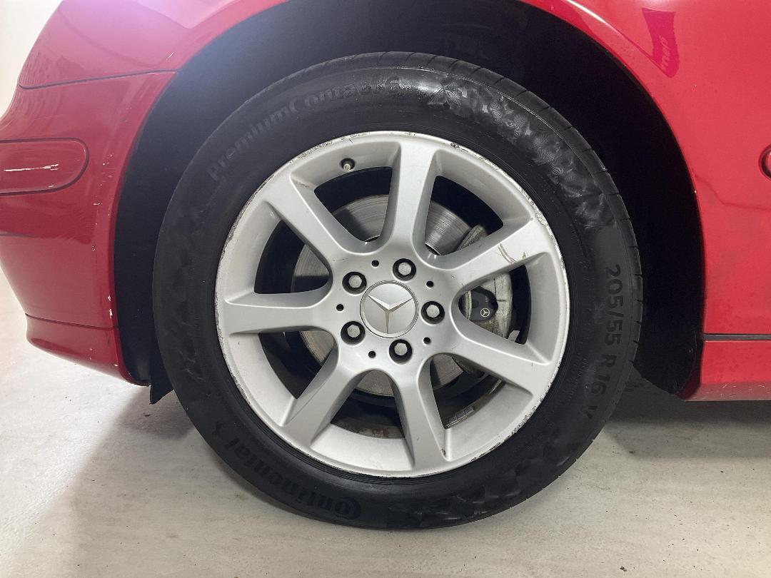 Photo '10' of Mercedes-Benz C-Class Photo '10' of Mercedes-Benz C-Class