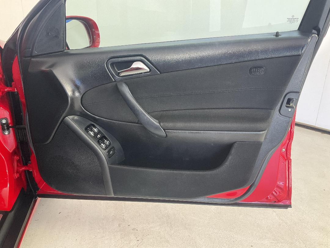 Photo '15' of Mercedes-Benz C-Class Photo '15' of Mercedes-Benz C-Class