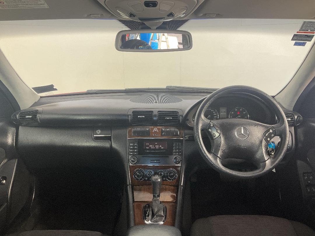 Photo '17' of Mercedes-Benz C-Class Photo '17' of Mercedes-Benz C-Class