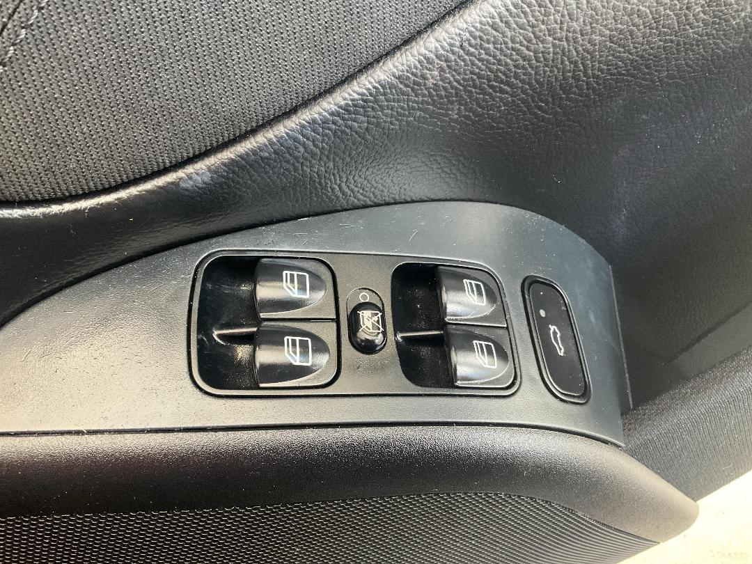 Photo '28' of Mercedes-Benz C-Class Photo '28' of Mercedes-Benz C-Class