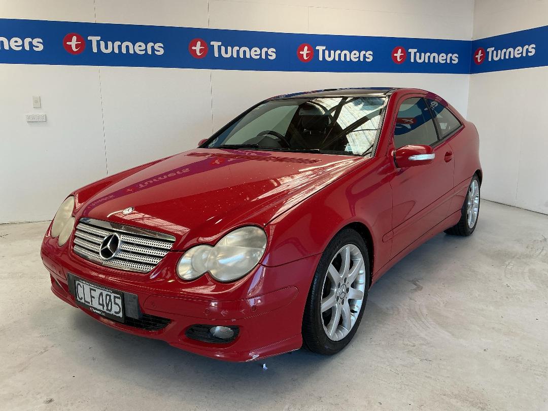 Photo '3' of Mercedes-Benz C-Class Coupe