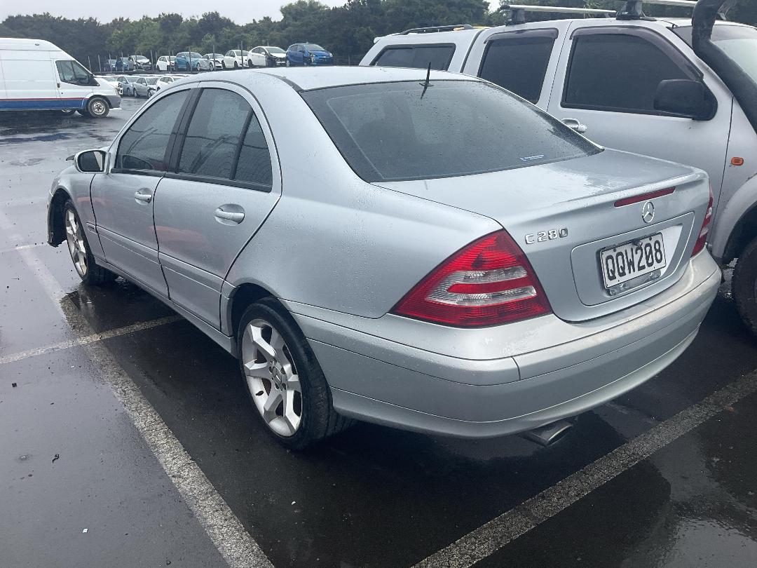 Photo '3' of Mercedes-Benz C180 Photo '3' of Mercedes-Benz C180