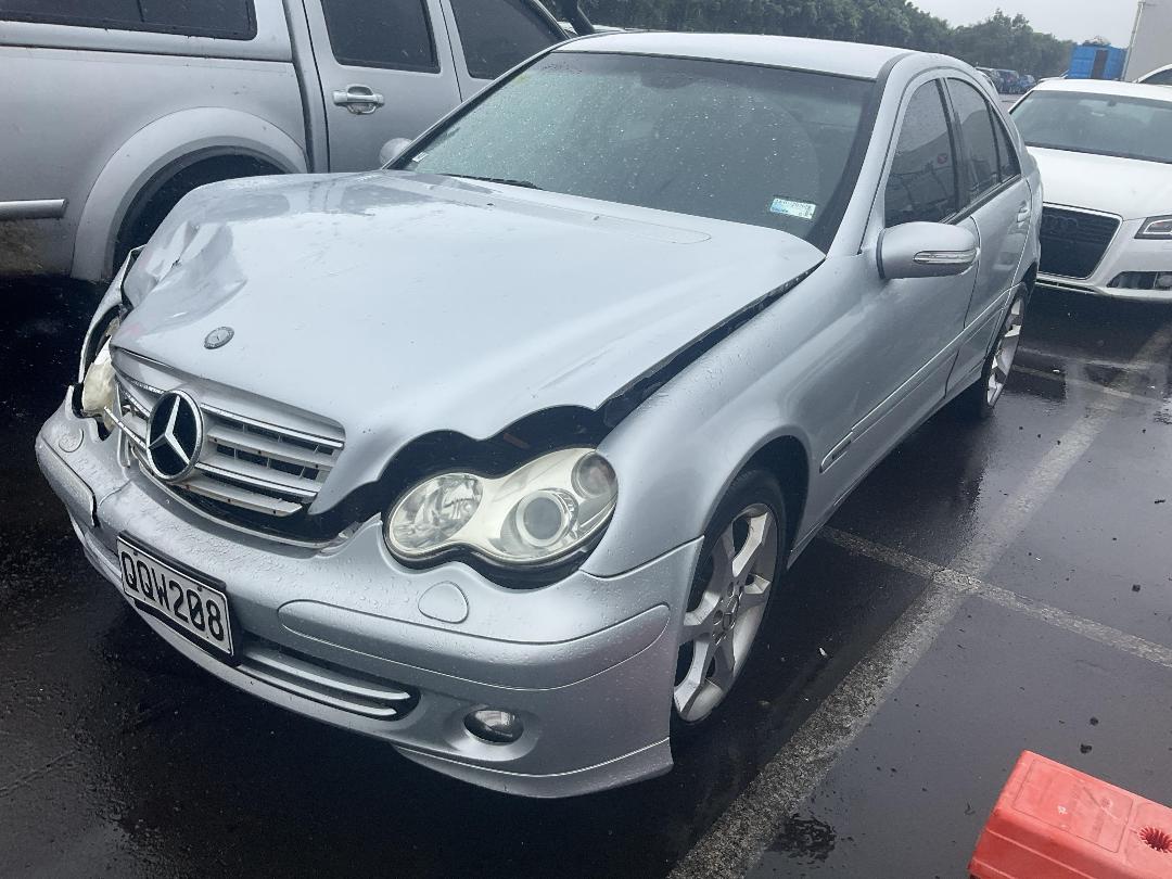 Photo '2' of Mercedes-Benz C180 Photo '2' of Mercedes-Benz C180