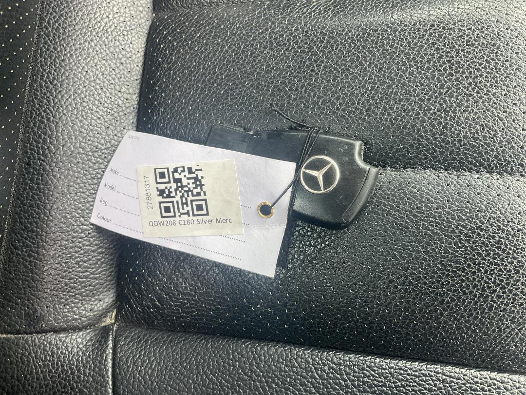 Photo '13' of Mercedes-Benz C180 Photo '13' of Mercedes-Benz C180