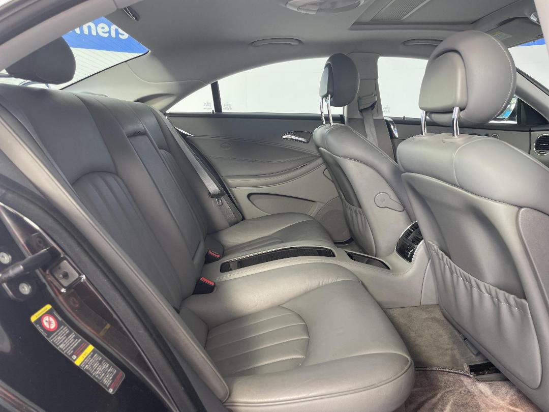 Photo '20' of Mercedes-Benz CLS 500 Photo '20' of Mercedes-Benz CLS 500