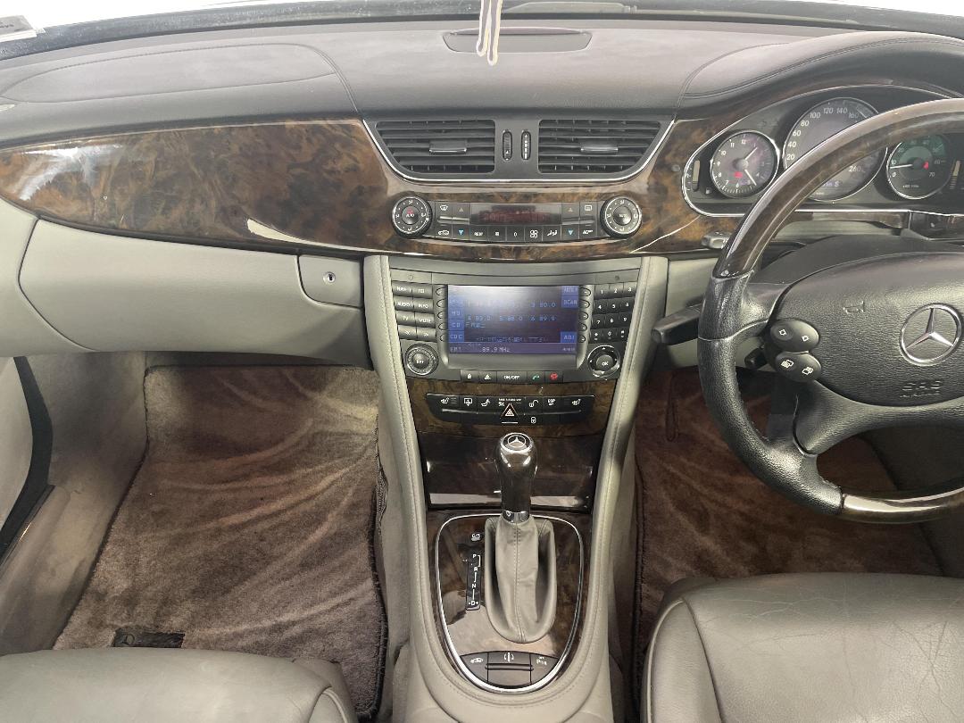 Photo '18' of Mercedes-Benz CLS 500 Photo '18' of Mercedes-Benz CLS 500