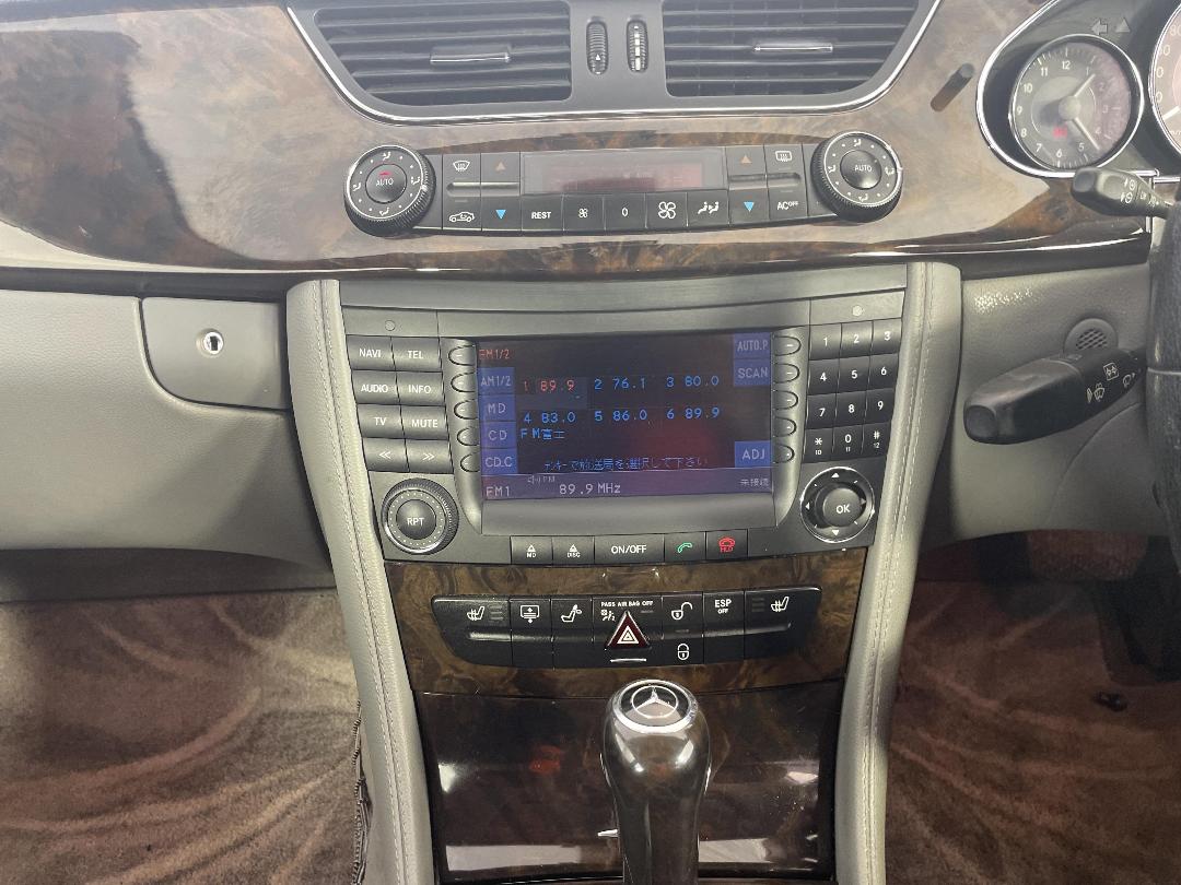 Photo '24' of Mercedes-Benz CLS 500 Photo '24' of Mercedes-Benz CLS 500