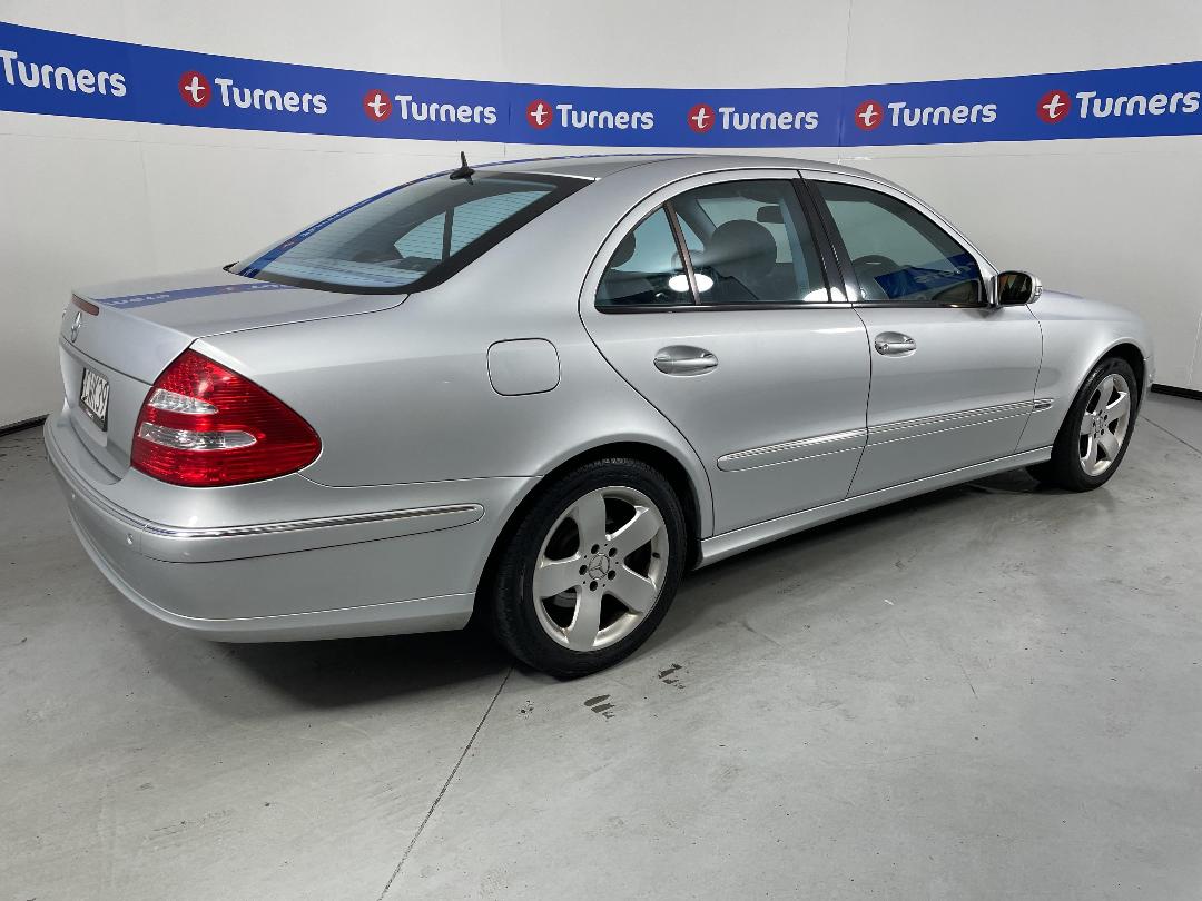 Photo '7' of Mercedes-Benz E-Class