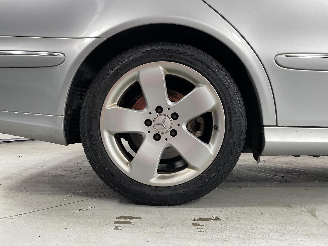 Photo '12' of Mercedes-Benz E-Class