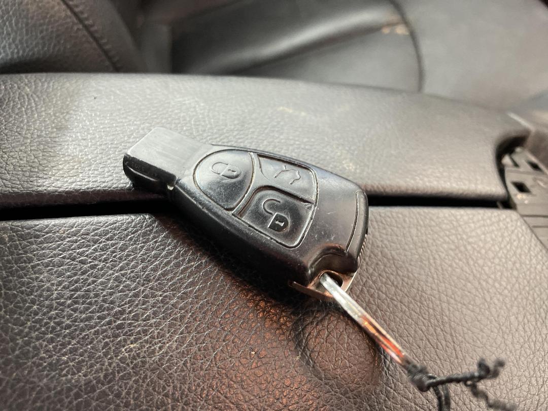 Photo '22' of Mercedes-Benz E-Class