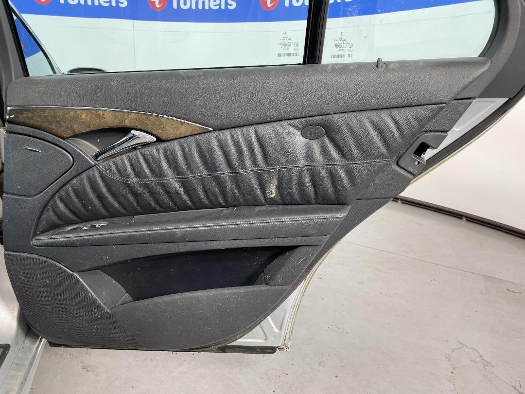 Photo '19' of Mercedes-Benz E-Class