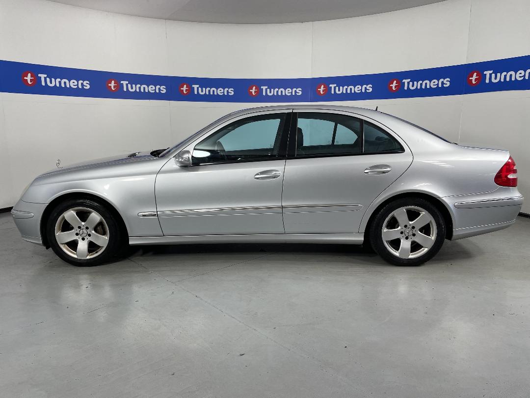 Photo '24' of Mercedes-Benz E-Class