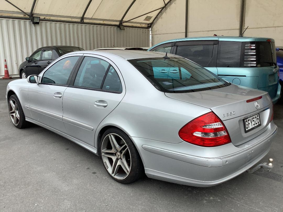 Photo '4' of Mercedes-Benz E-Class E350 Avantgarde Photo '4' of Mercedes-Benz E-Class E350 Avantgarde