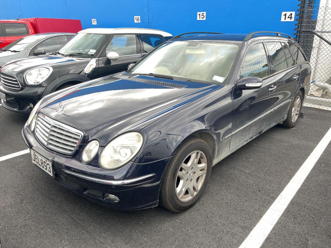 Photo '3' of Mercedes-Benz E240 Photo '3' of Mercedes-Benz E240