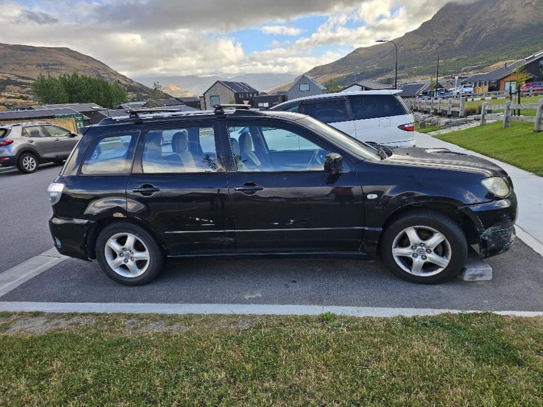 Photo '3' of Mitsubishi Airtrek