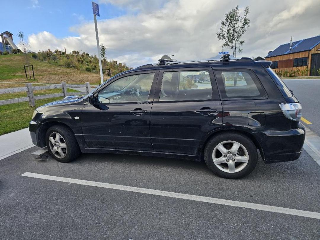 Photo '7' of Mitsubishi Airtrek