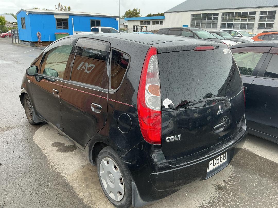 Photo '4' of Mitsubishi Colt Photo '4' of Mitsubishi Colt