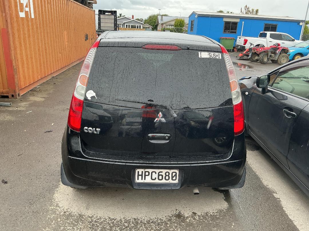 Photo '5' of Mitsubishi Colt Photo '5' of Mitsubishi Colt