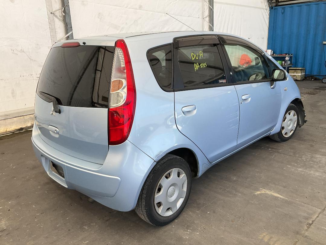 Photo '18' of Mitsubishi Colt Photo '18' of Mitsubishi Colt