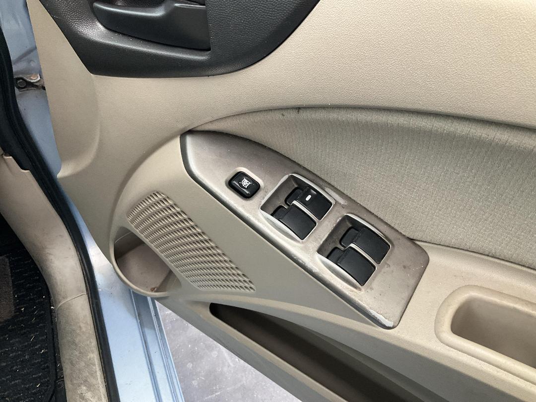 Photo '24' of Mitsubishi Colt Photo '24' of Mitsubishi Colt