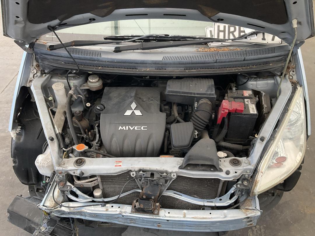 Photo '31' of Mitsubishi Colt Photo '31' of Mitsubishi Colt