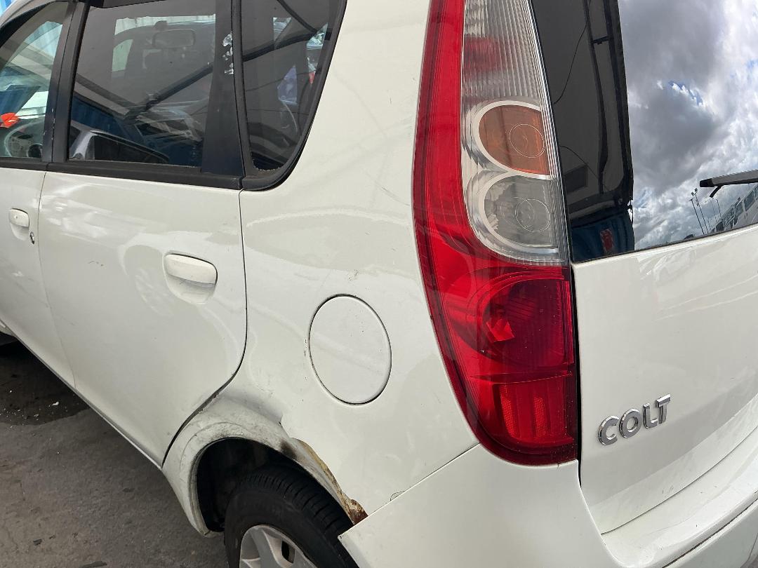 Photo '30' of Mitsubishi Colt