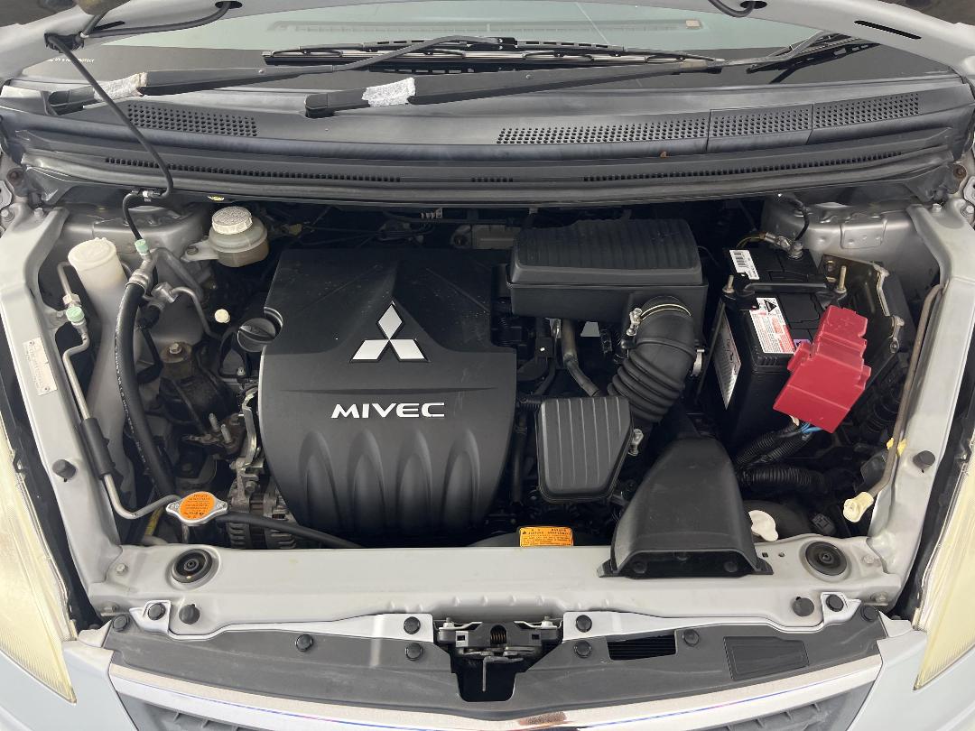 Photo '13' of Mitsubishi Colt Photo '13' of Mitsubishi Colt